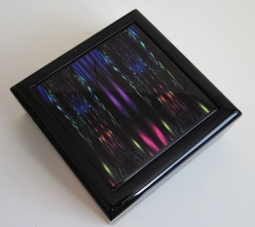 This box with the black fractal tile turned out well.